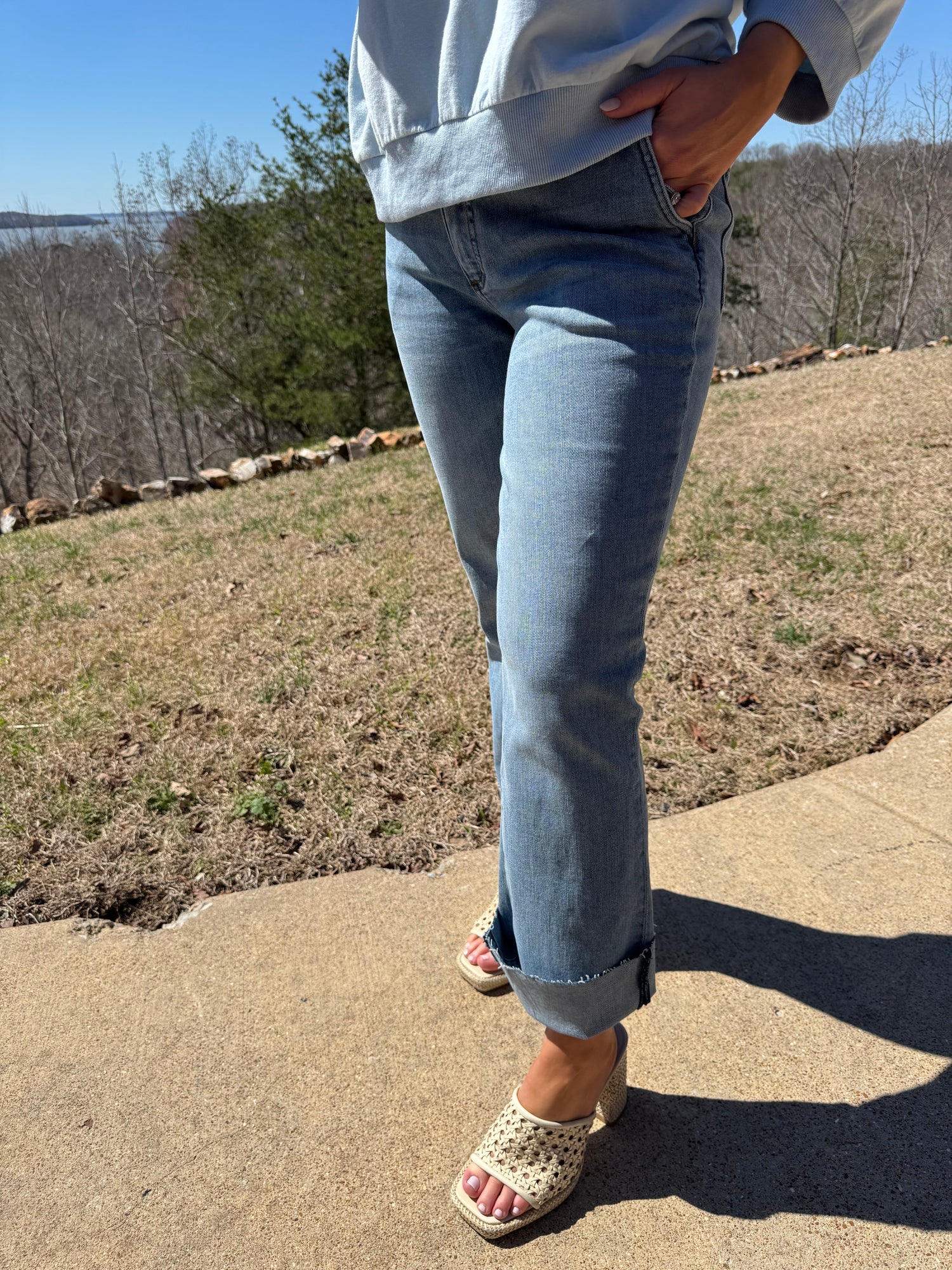 Motivation Kut Kelsey Mid Rise Ankle Flare