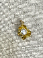 Pearl in Clam Shell Charm