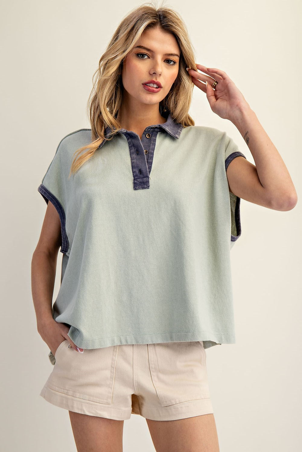 Contrasting Collar Top