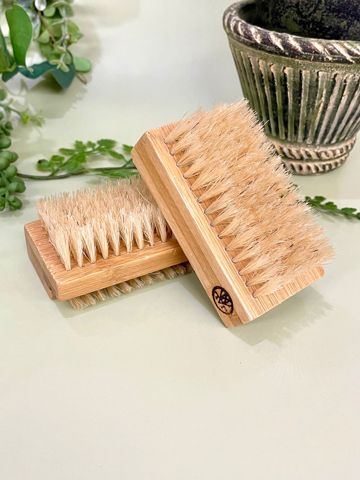 LInnea Nail Brush