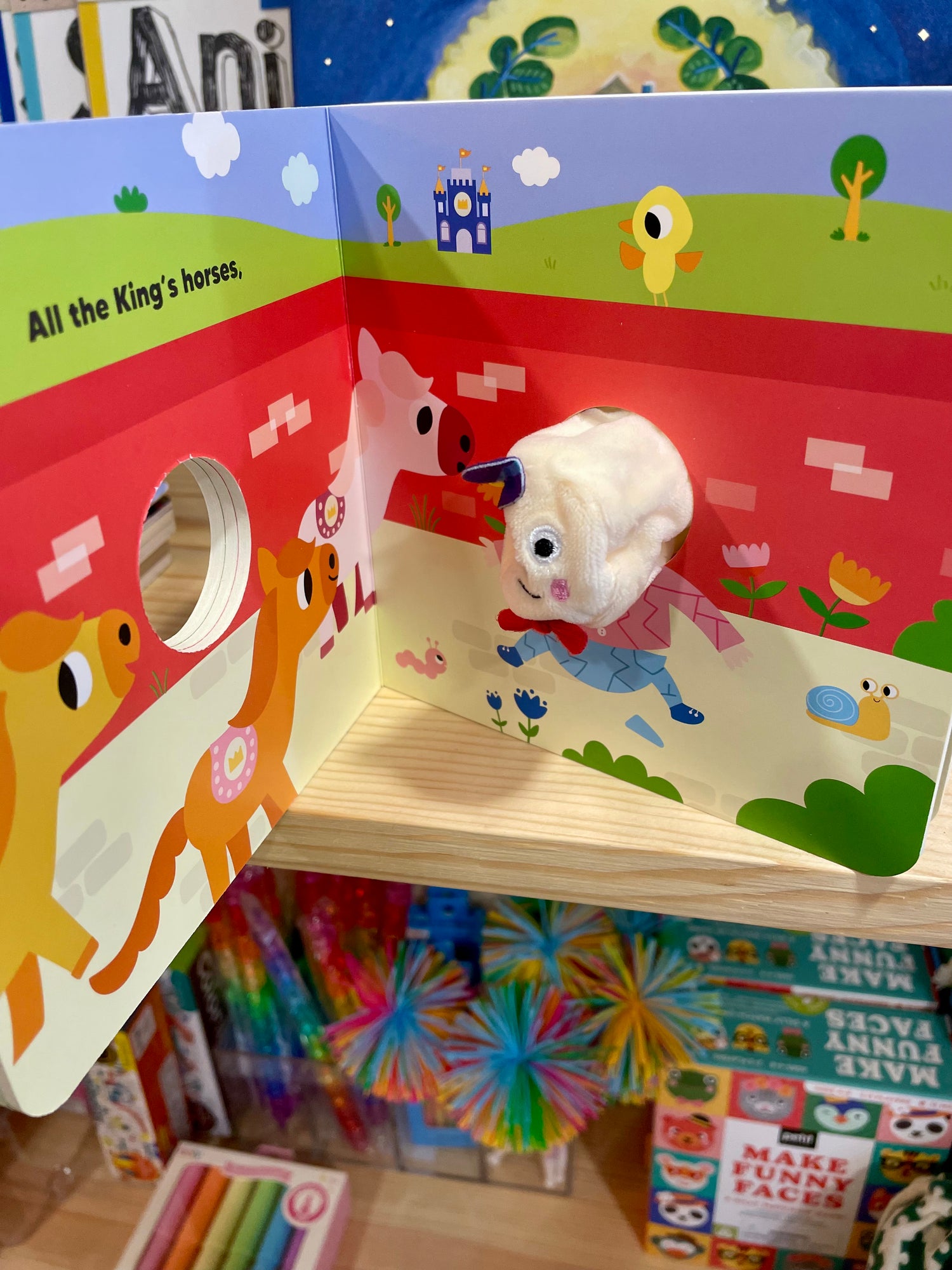 Humpty Dumpty Finger Puppet Book