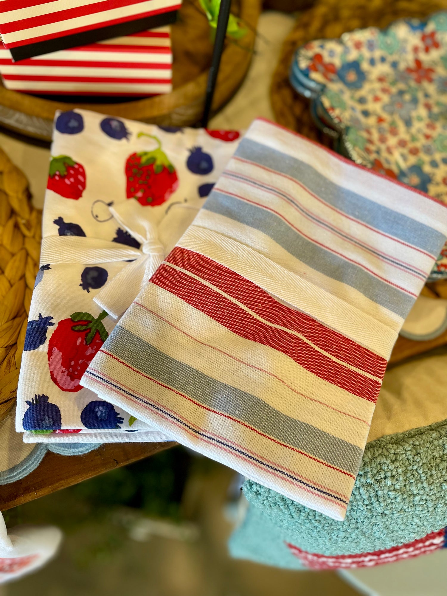 Tossed Berries Dish Towel Set