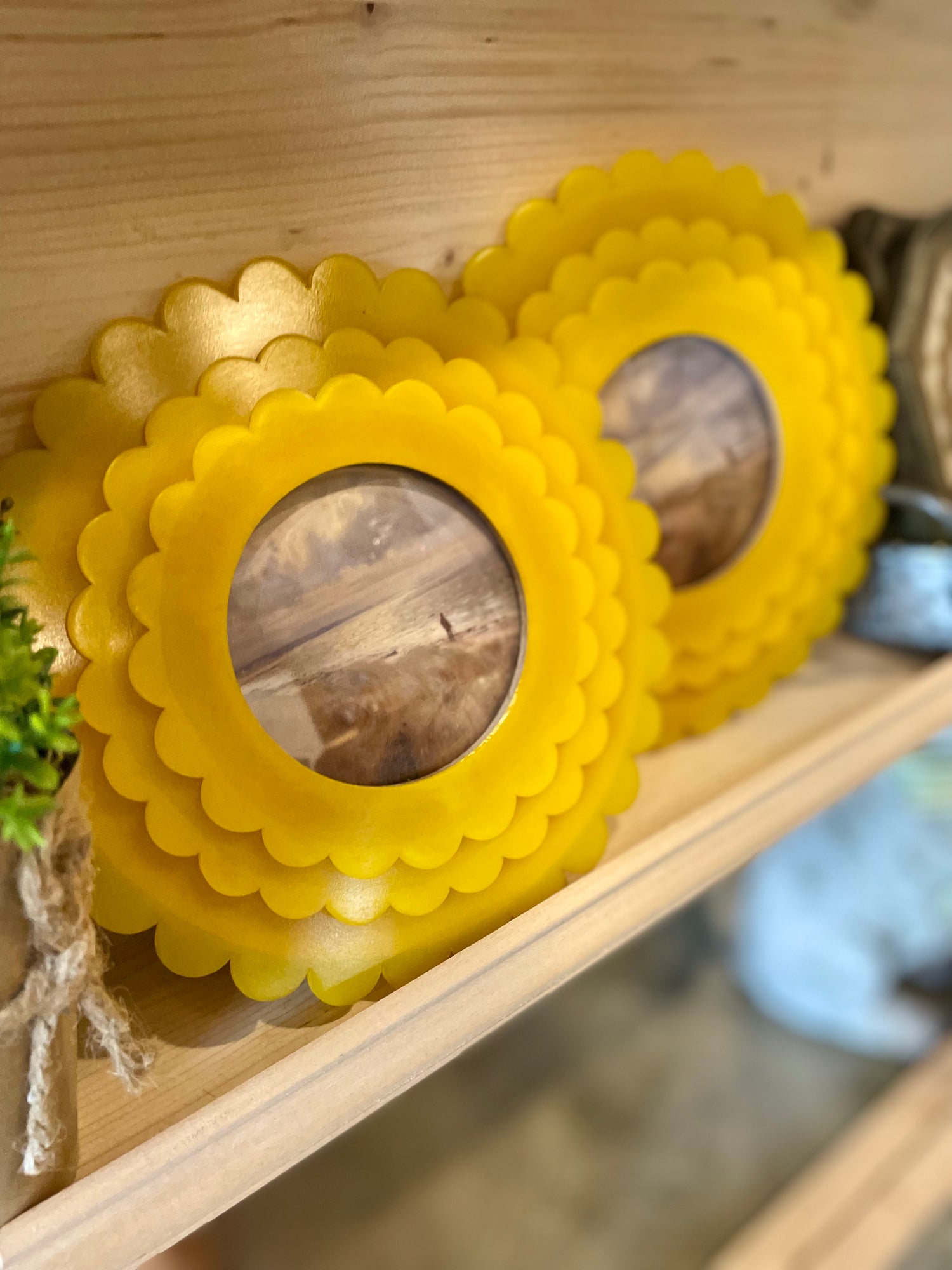 Scalloped Photo Frame