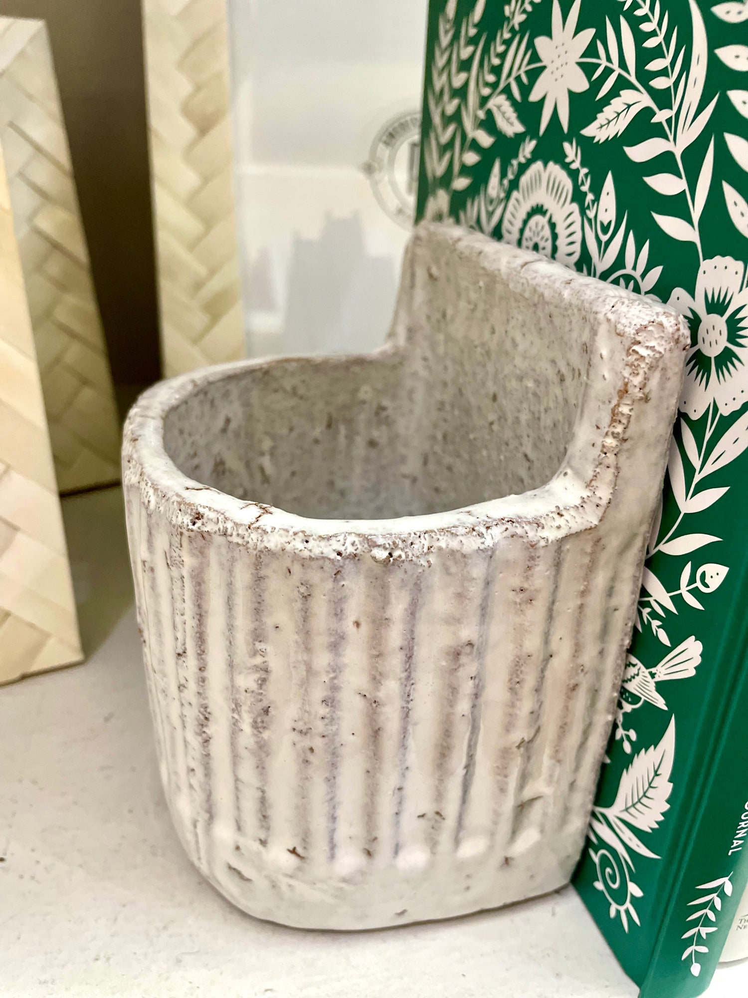 Bookend Ceramic Pocket