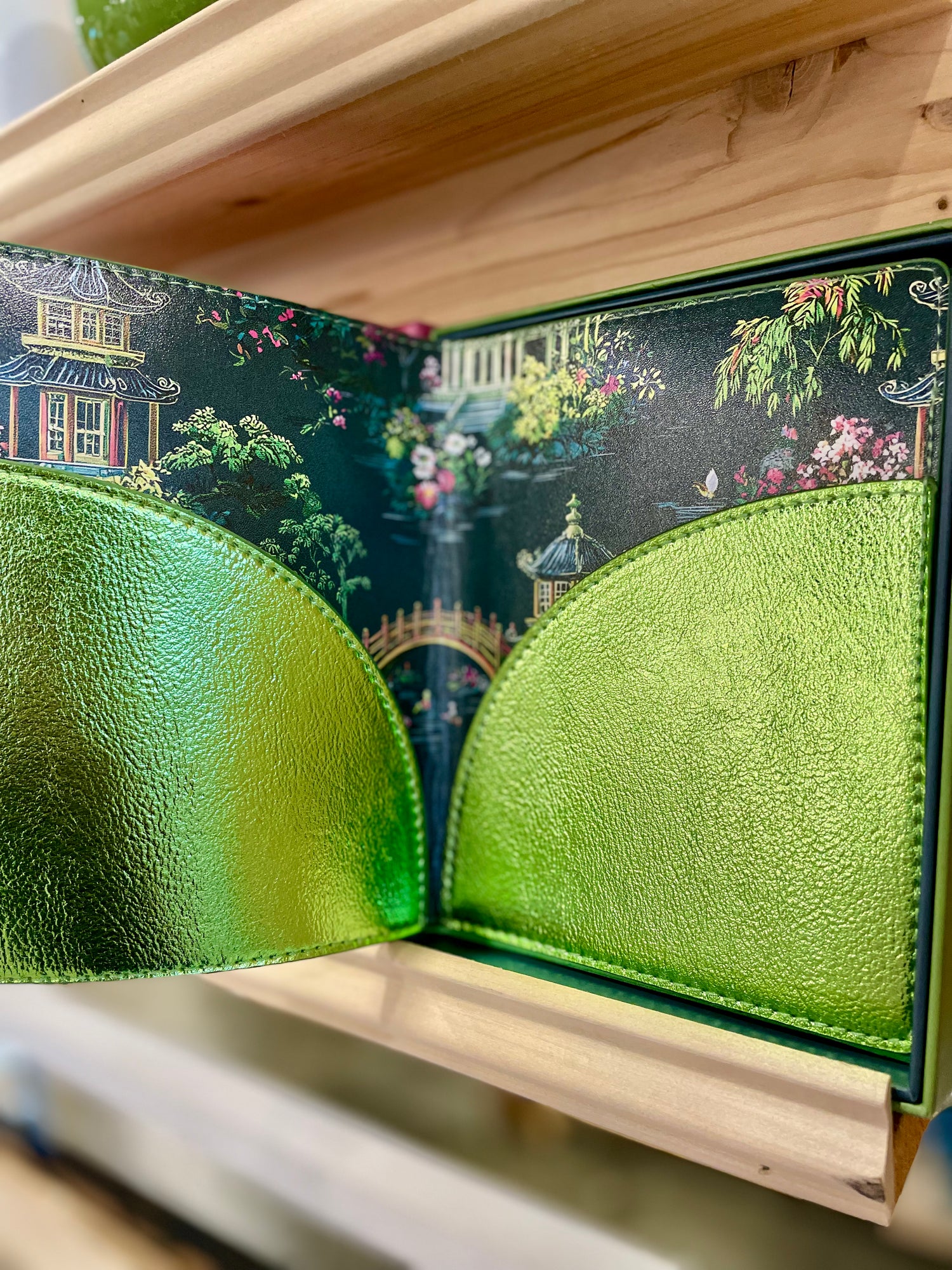 Metallic Green Mahjong Card Folio
