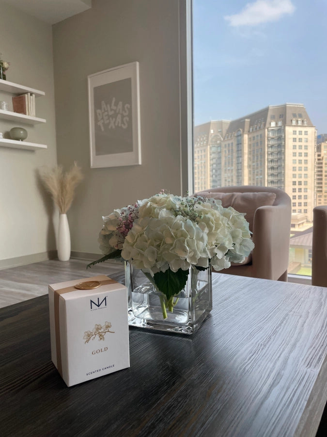 Niven Morgan Gold Candle