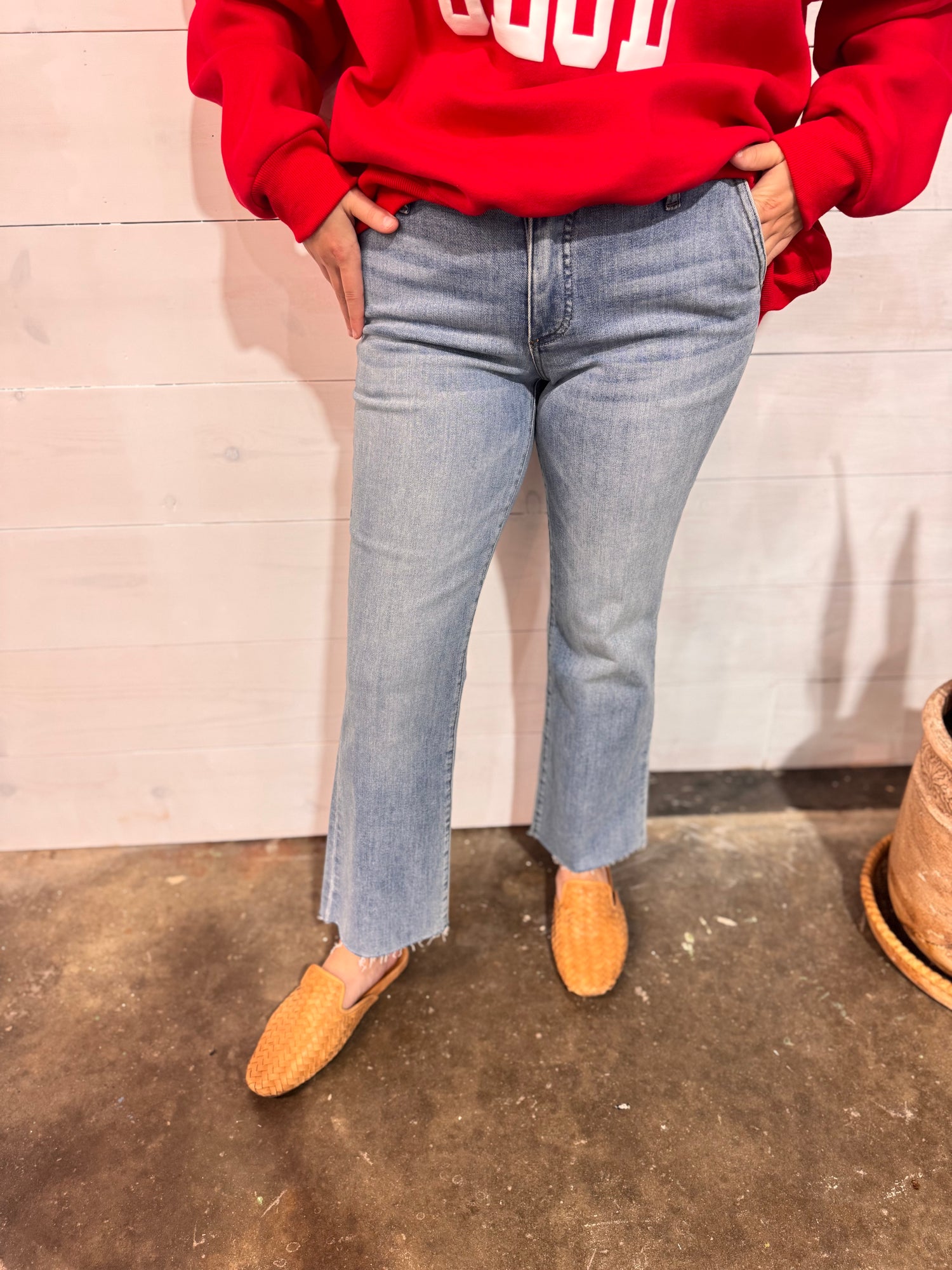 Motivation Kut Kelsey Mid Rise Ankle Flare