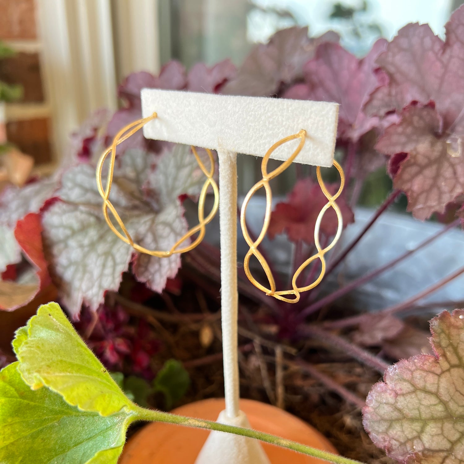 Wendy Swirl Hoop