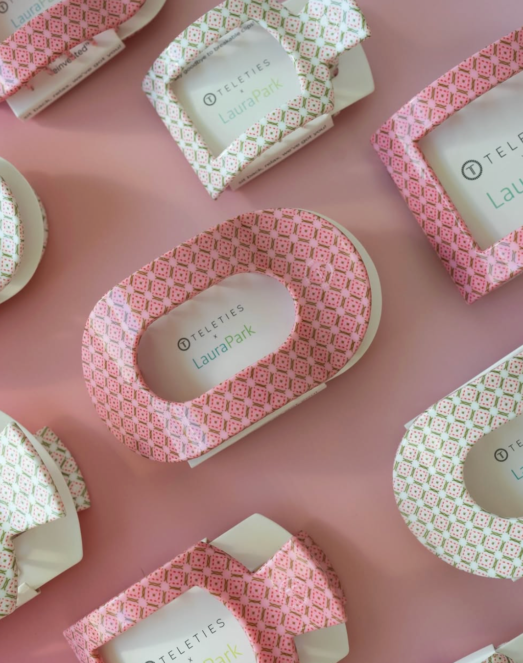 Berry Cozy Flat Round Clip Teleties