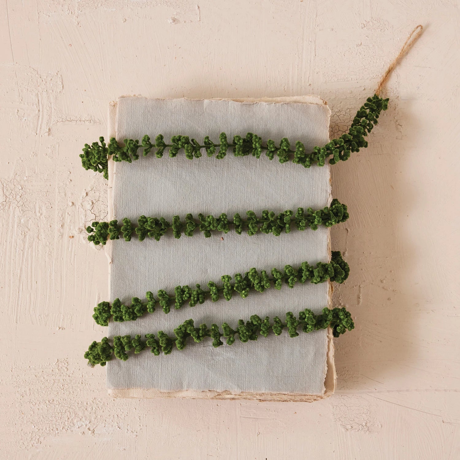 Green Seeded Garland