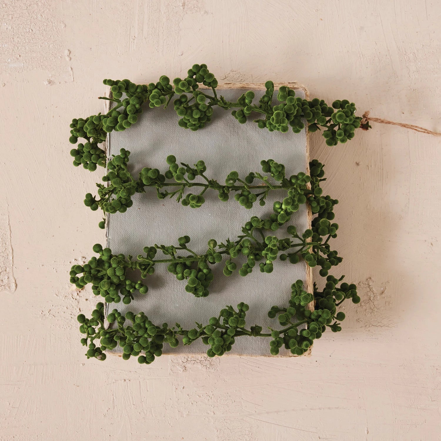 Green Cluster Garland